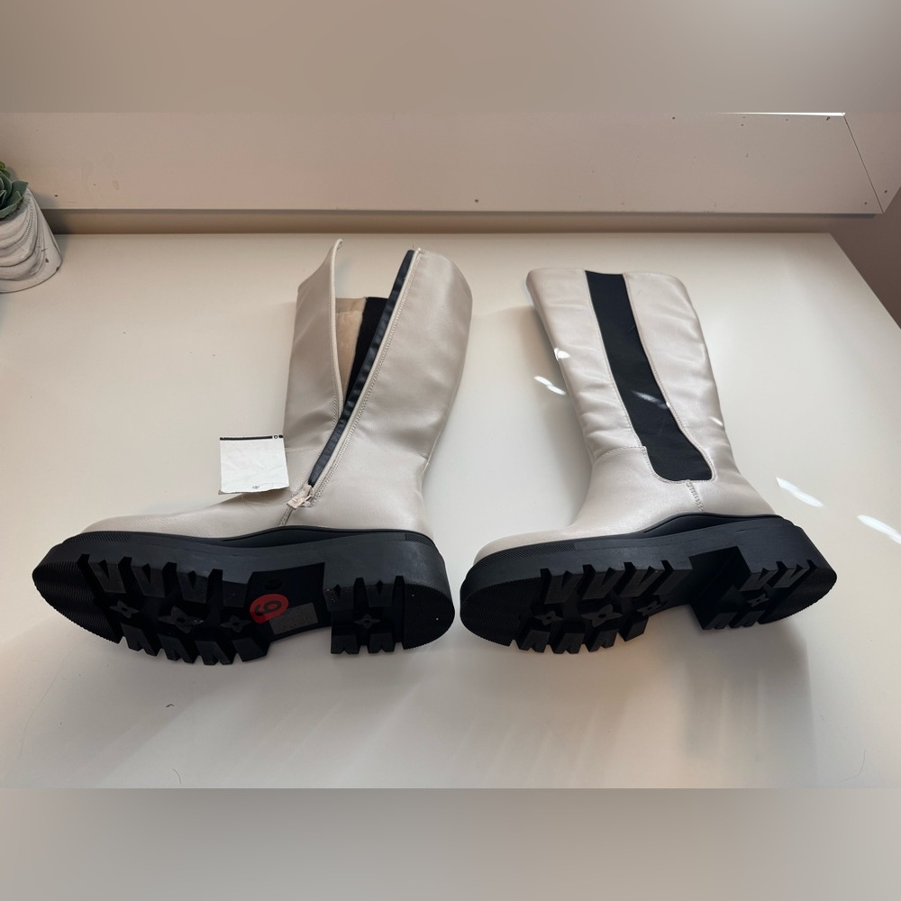 NWT AquaModa Waterproof White Knee High Chunky Heeled Boots - Size 6